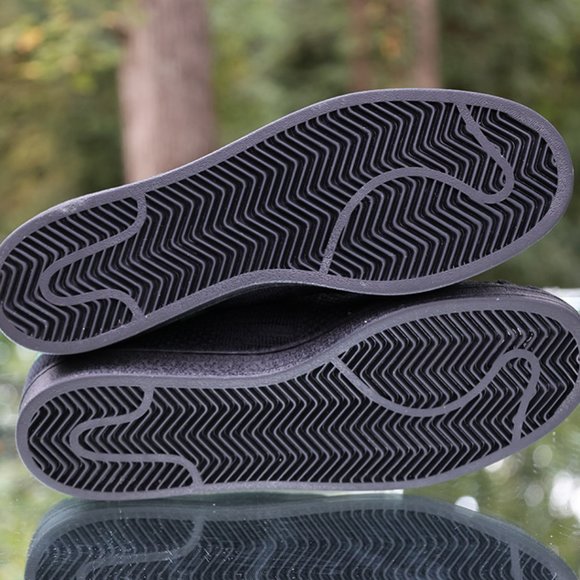 Adidas Pharrell Williams Primeknit Black Men’s Size 9 - Picture 11 of 11